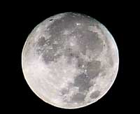 Poesía solidaria: «Noche de luna llena»