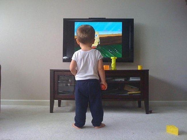 Horarios infantiles en televisión: un código de autorregulación constantemente infringido