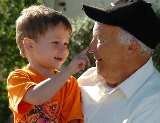 Los mayores con hijos viven más