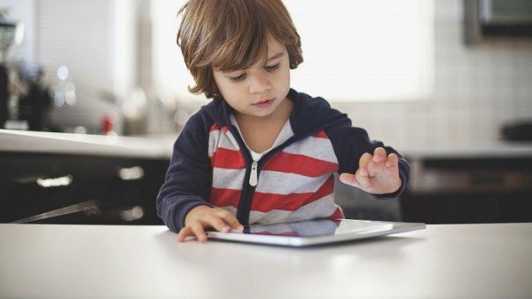 No te engañes, tu hijo no necesita una tableta