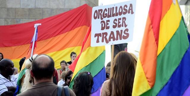 The Economist advierte ahora del peligro del movimiento trans y augura una guerra con el feminismo