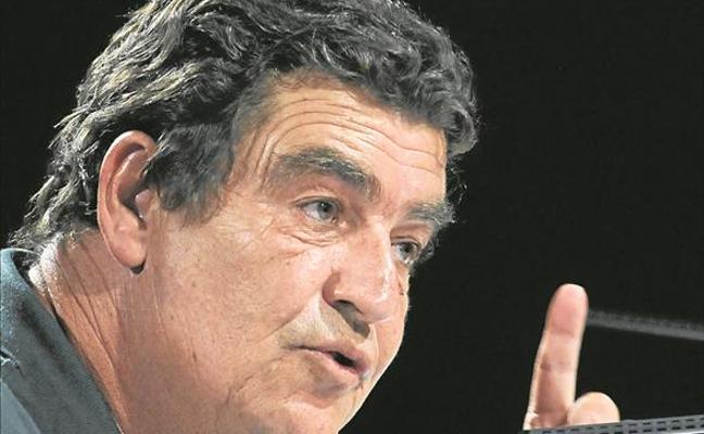 Un niño de Granada dona a chavales con cáncer 1.030 euros que recaudó en su Comunión