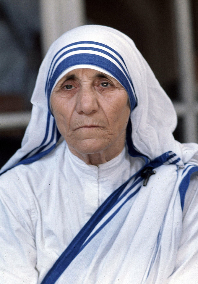 Poesía solidaria: «Santa Teresa de Calcuta»