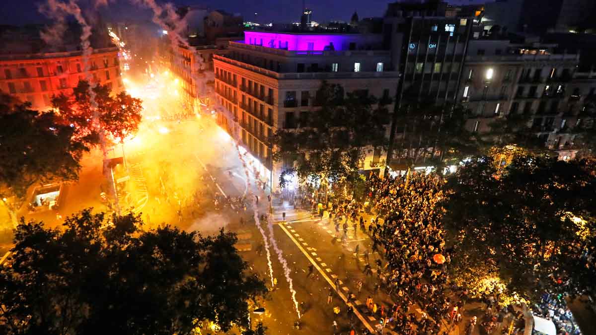 Poesía solidaria: «Oigo, patria, tu aflicción»