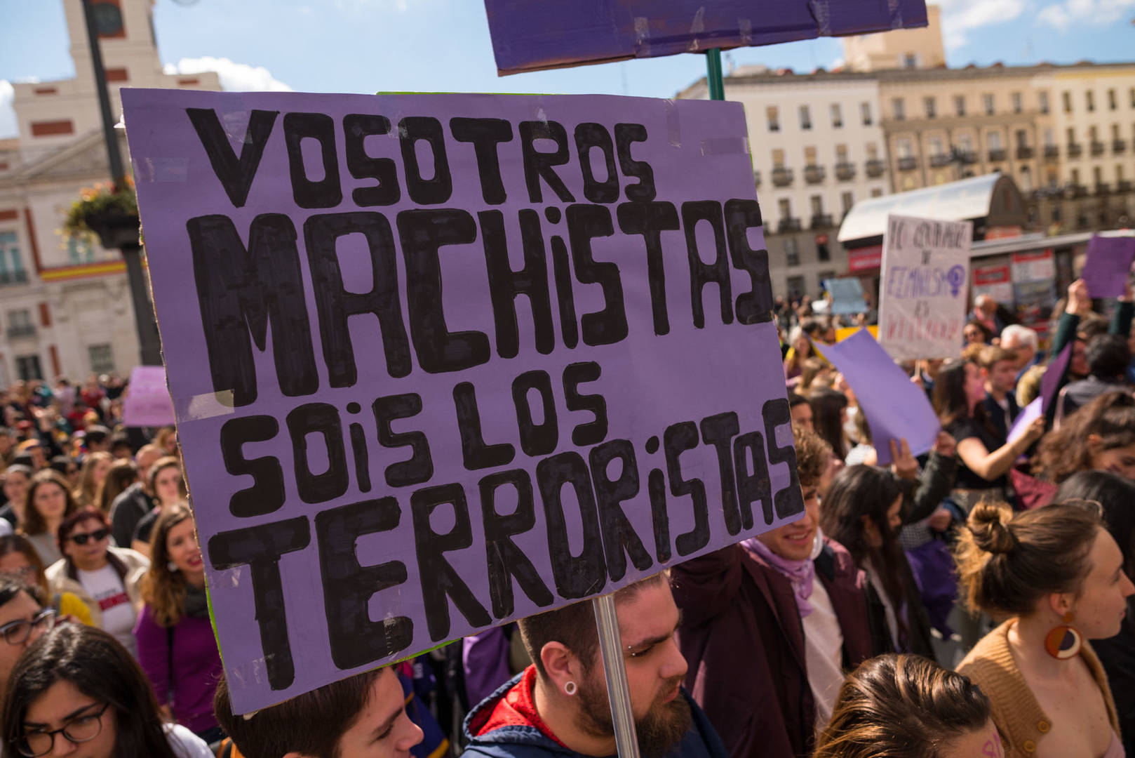 Cinco mujeres contrastan 5 dogmas feministas con 5 principios que son verdad y hacen más feliz